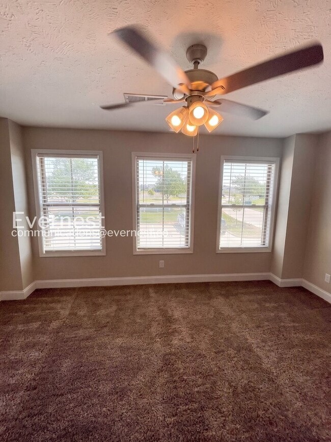 Photo - 1000 Henry Pl Blvd