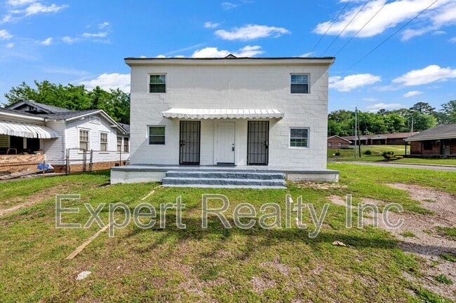 Building Photo - 546 55th St