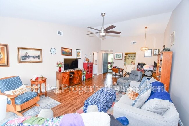 Photo - 17148 Village 17