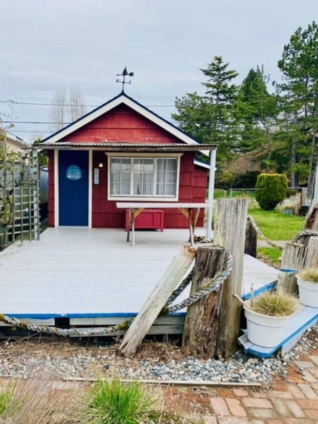 Building Photo - 7525 Morrison Ave