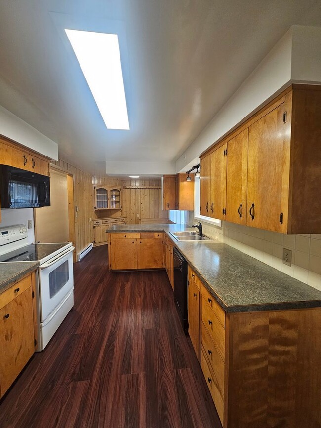 Photo - 1404 S Cherry St