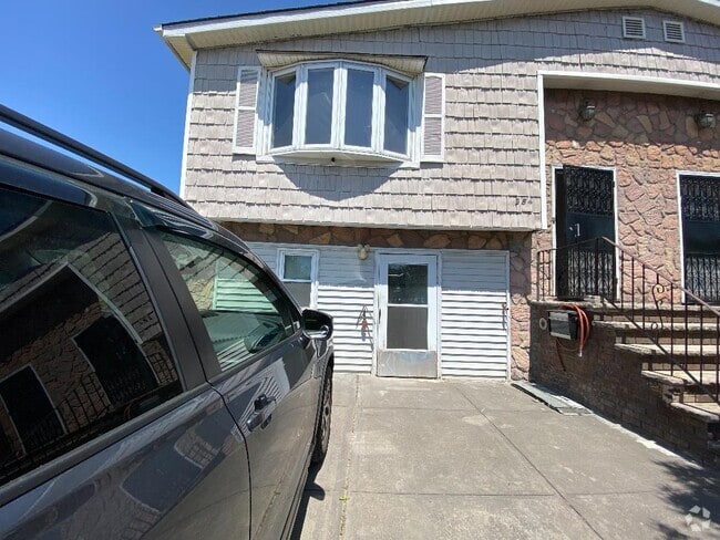Building Photo - 284 Wayne St Unit 1 Rental