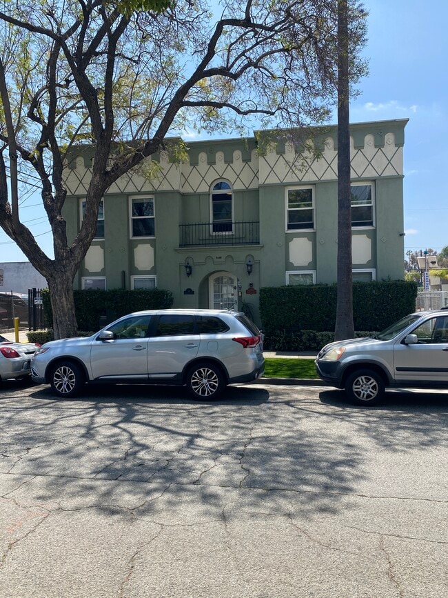 Photo - 114 W Eulalia St Apartments Unit # 6