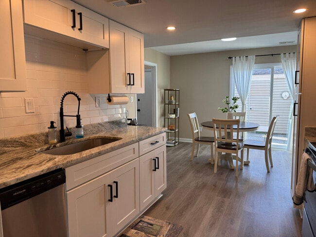 Building Photo - 3667 Ship Chandlers Wharf Whar Rental