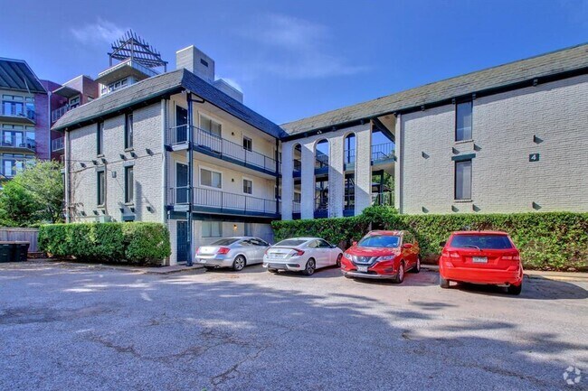 Building Photo - 1725 Toomey Rd Unit 305 Rental