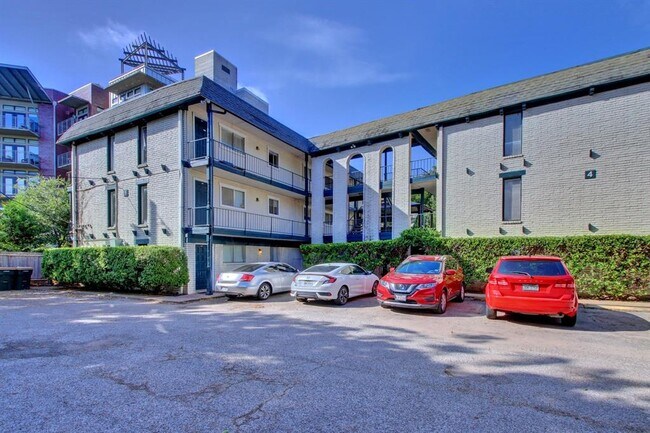 Photo - 1725 Toomey Rd Unit 302