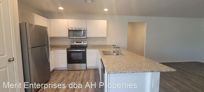 Photo - 3 br, 2 bath House - 2042 E JULIAN DR