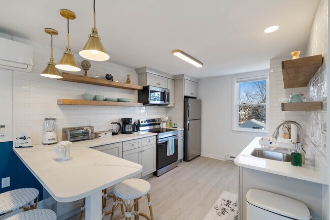 Photo - 176 Shore Rd