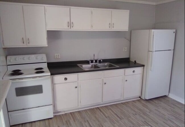 Photo - 137 Latimer Rd Unit 137