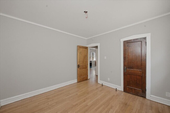 Photo - 5742 N Rockwell St Unit 2