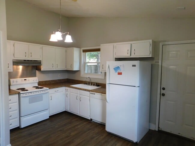 Photo - Charming Duplex in Havelock