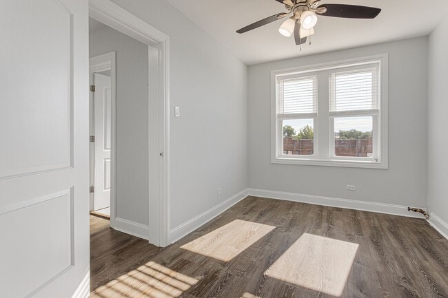 Photo - 1517 W Sherwin Ave Unit 2