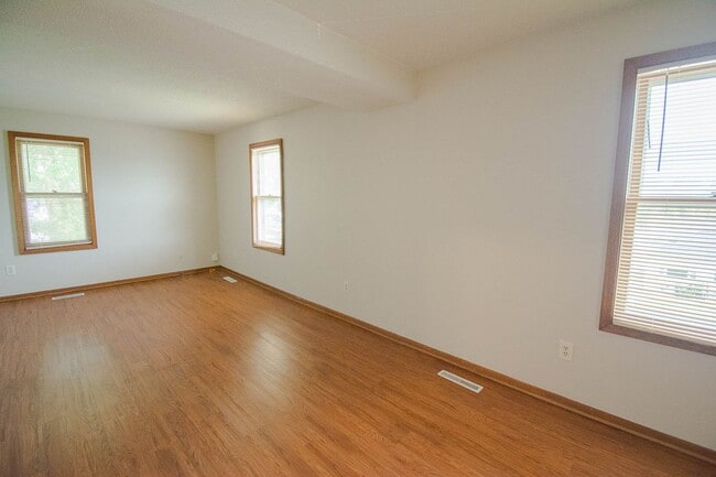 Photo - 104 21st St SW Unit B - Upper Floor