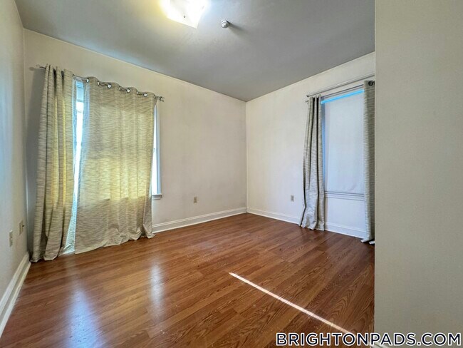 Photo - 8 Glencoe St Unit 1