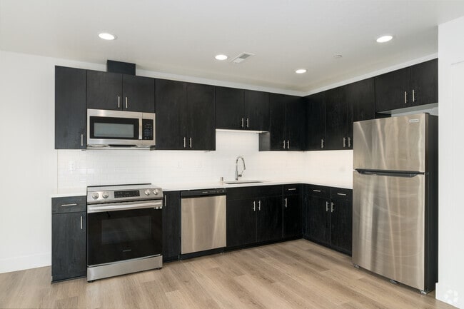 3BR, 2.5BA - 1,227SF - Kitchen