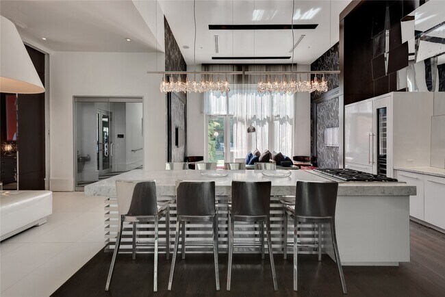 Building Photo - 206 McGowen St Unit 3109