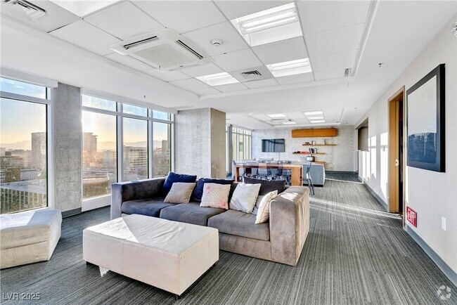 Building Photo - 150 S Las Vegas Blvd Unit 1506 Rental