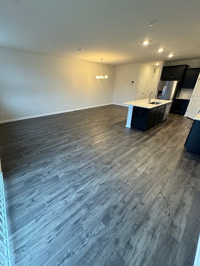 Photo - PARKAND THREE BEDROOM TOWNHOME