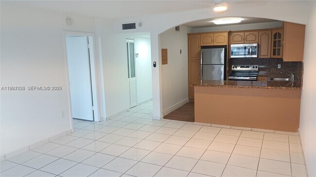 Photo - 245 18th St Unidad 703