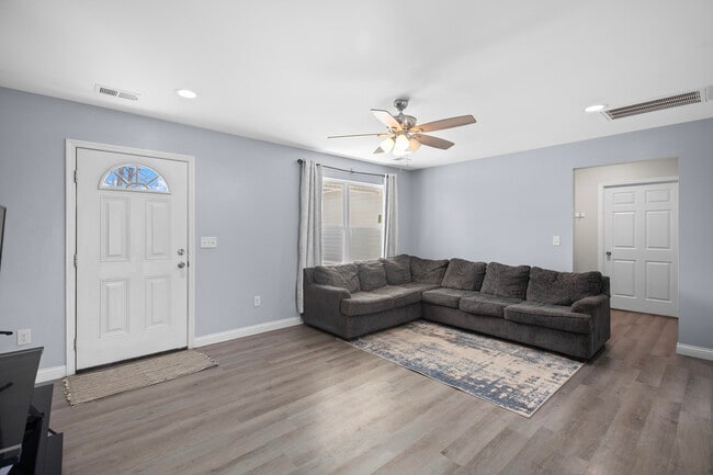 Photo - 1794 Adams Rd