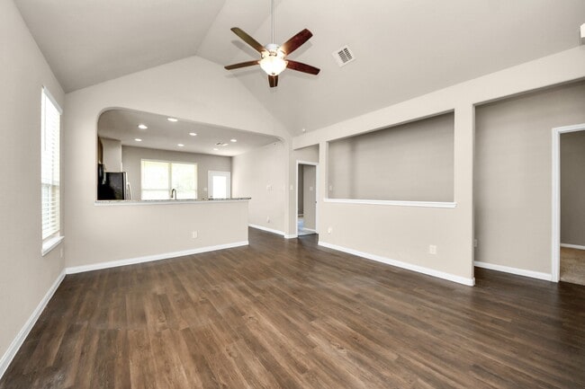 Photo - 17630 Holroyd Rd