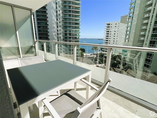 Building Photo - 1300 Brickell Bay Dr Unit 903 Rental