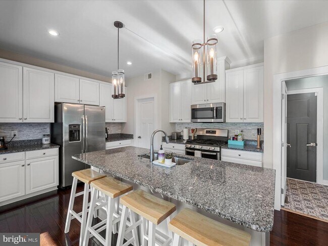 Photo - 124 Emperor Dr