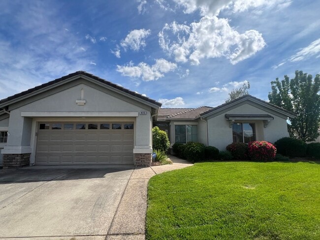 Building Photo - SPACIOUS 2 BEDROOM IN 55+ COMMUNITY!!