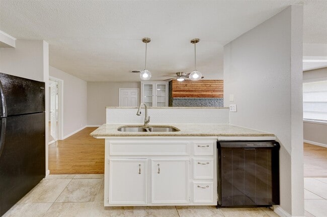 Photo - 2110 Pecan St