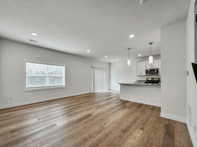 Townhomes At Northwest Pointe