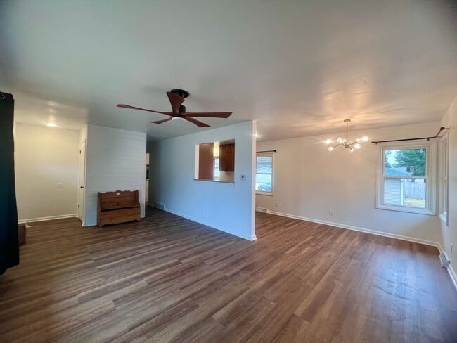 Photo - 3 Bedroom Home for Rent in Clinton, IA