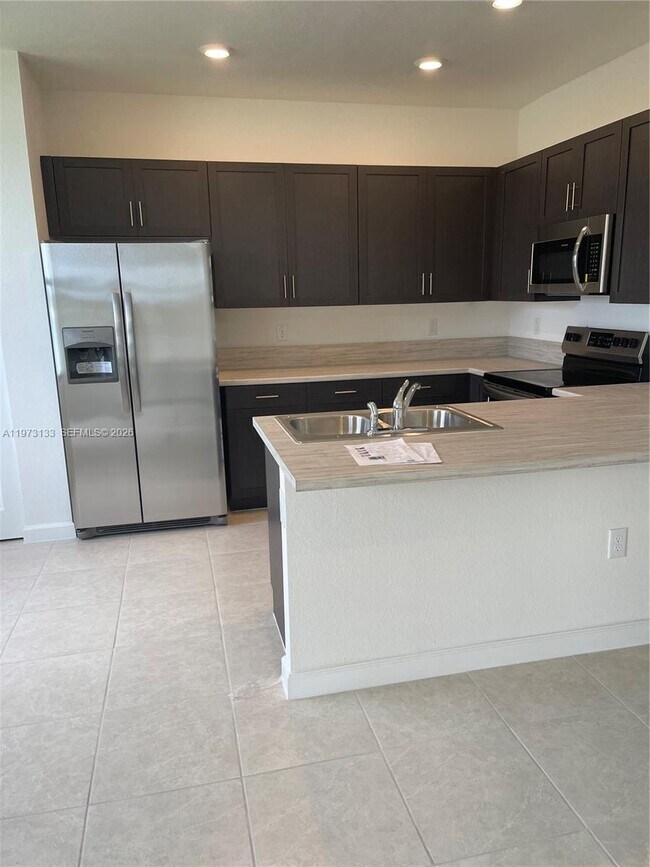 Photo - 20564 NE 5 PL