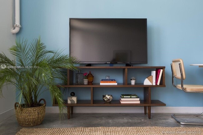 Photo - 765 NW 1st St Unidad 101