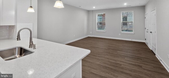 Photo - 2542 VERONA Pl