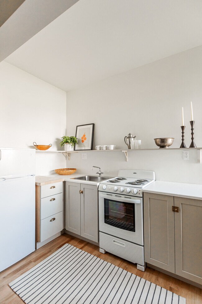 Photo - Selden Manor