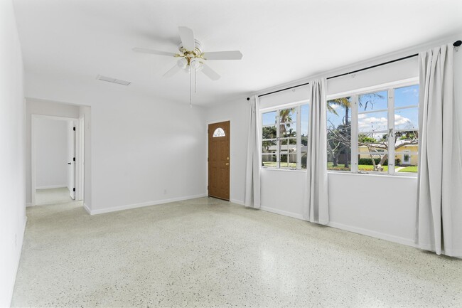 Photo - 331 Winters St