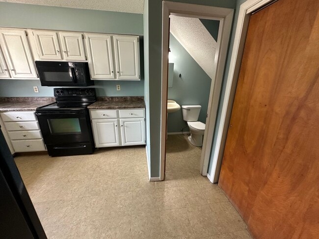 Photo - 706 Crescent Dr Unit A