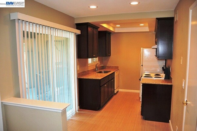 Photo - 1581 Mendenhall Dr Unidad #4