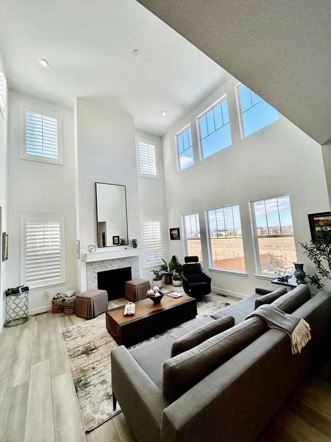 Photo - 821 Wildrose Pl