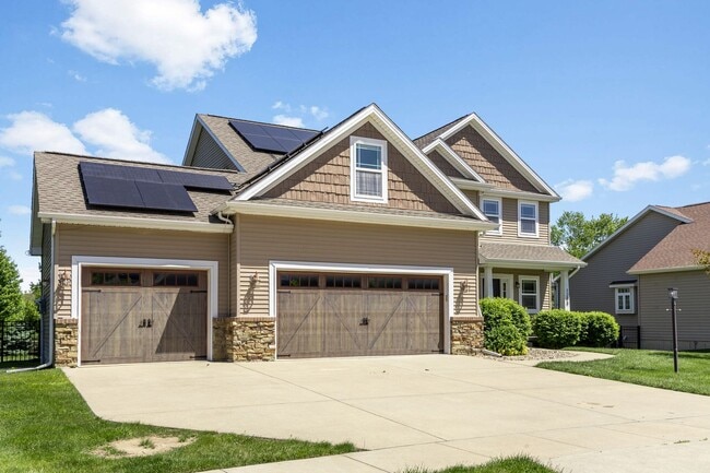 Photo - LUXURY 5 BEDROOM HOME AVAILABLE IN MAHOMET