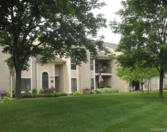 Photo - 18408 Wimbledon Ct