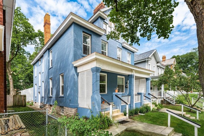 395 Stoddart Ave