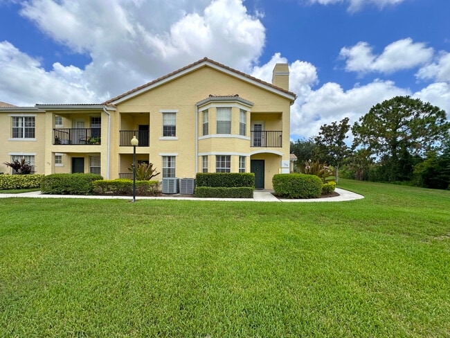 Photo - 124 SW Peacock Blvd Unit 13-103