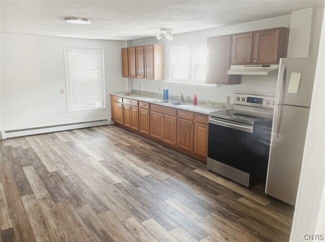 Photo - 24 W Main St