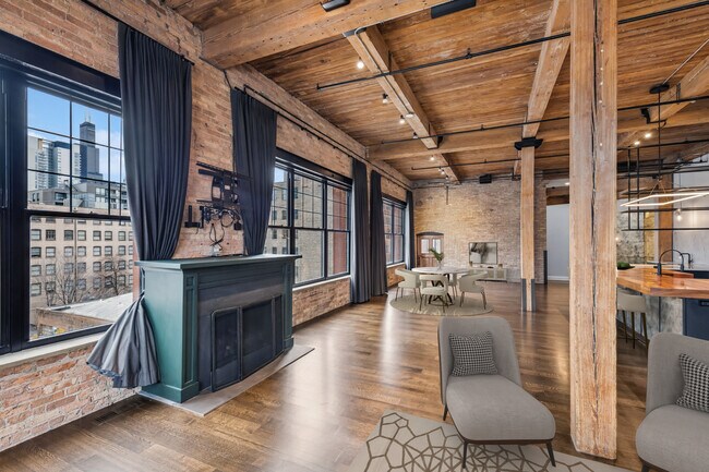 Photo - 1000 W Washington Blvd