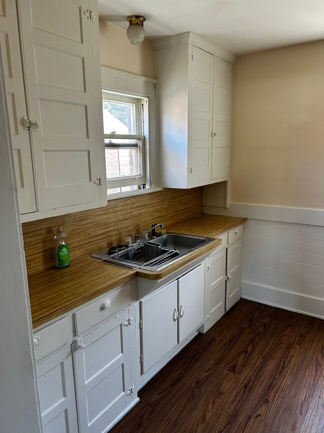 Photo - 1033 E 28th St Unit 2 1033