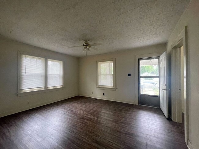 Photo - Cozy 2 bedroom home with attached garage