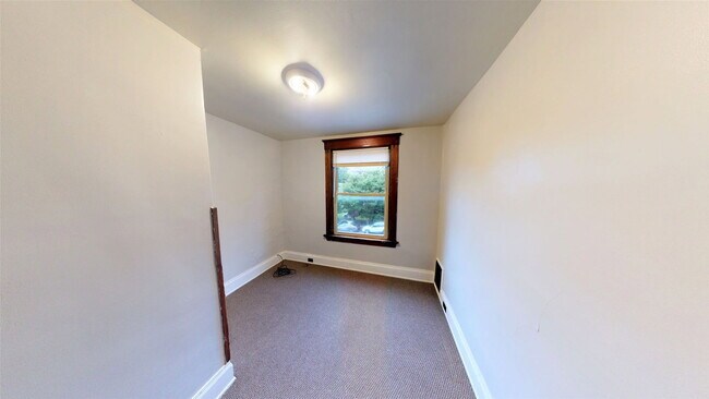 Photo - 2424 W Clifton Ave