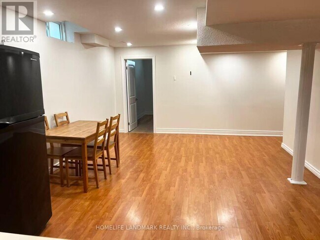 Photo - 17 Ferncliffe Crescent