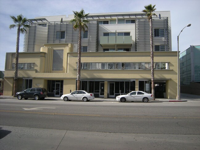 VRS Arrezo Apartments LLC